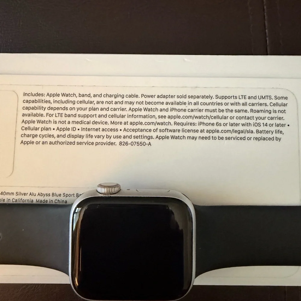 Apple SE Watch Silver Aluminum Case